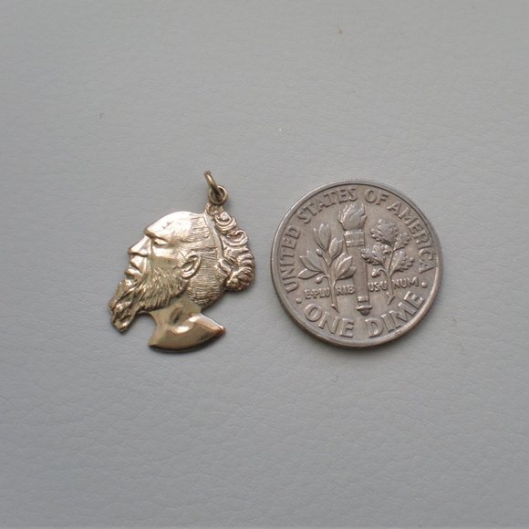 Vintage Designer 9K 9CT Yellow Gold Australian Indigenous Hunter Pendant Charm - Picture 2 of 3